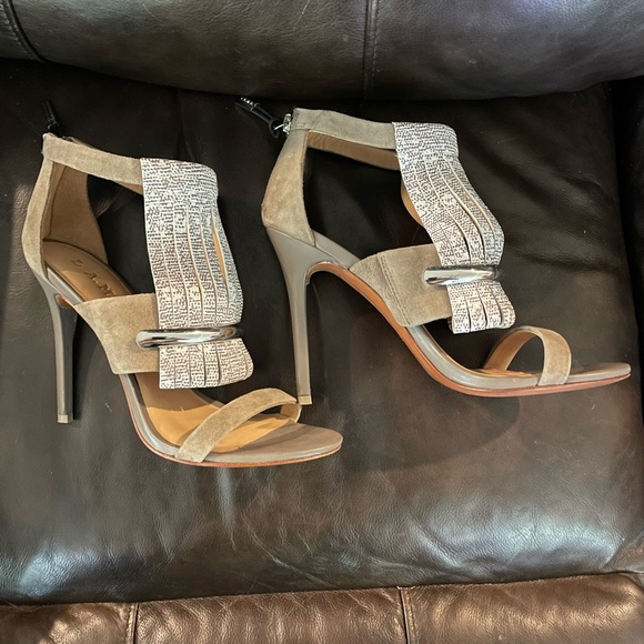 L.A.M.B Heeled Sandals With Back Zipper Size 8 - Picture 4 of 9